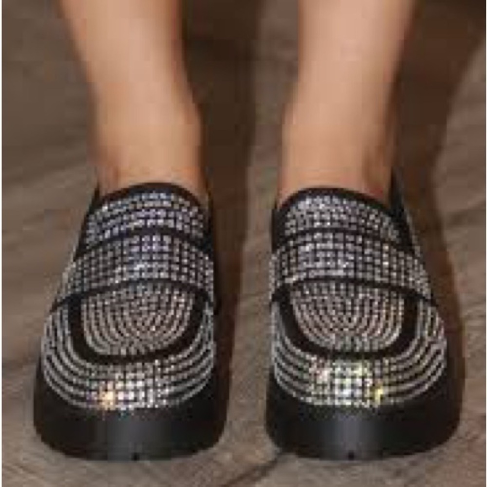 BAMBOO Women's Black and Silver Studded Flats size 38 - 8